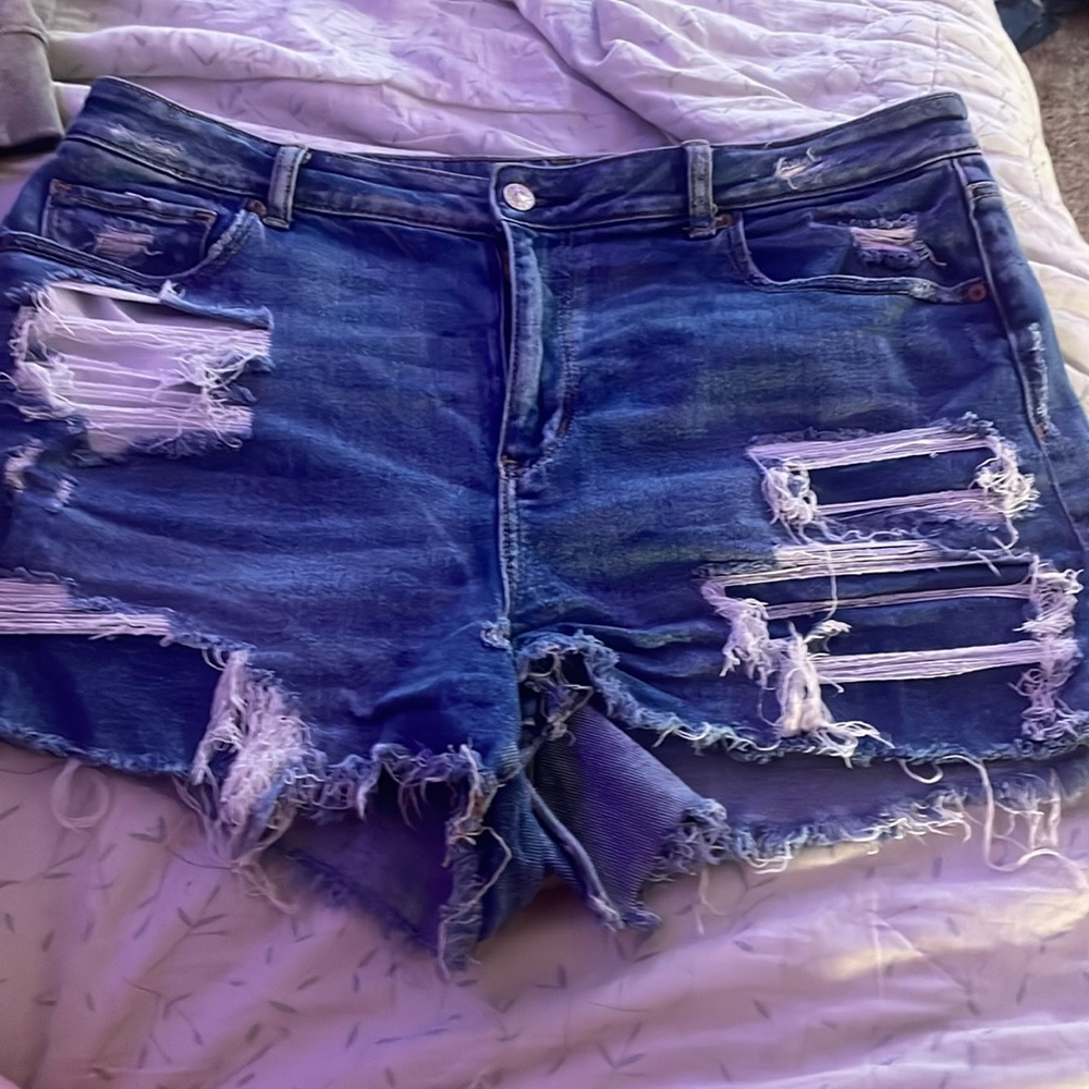 size 16 they are stretchy and comfy selling because they no longer fit me